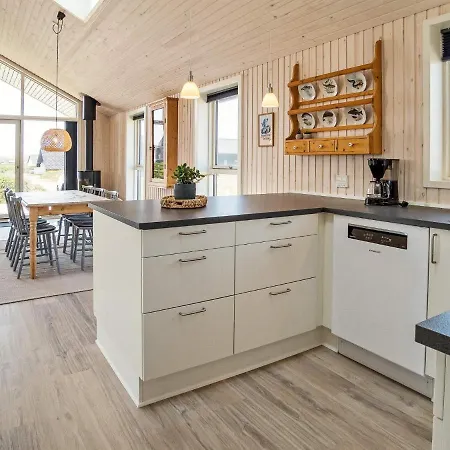 8 Person In Harboore-by Traum